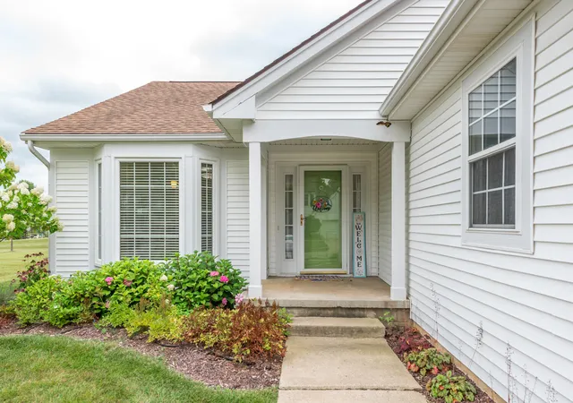 Photo 2 of Single family home for sale at 3618 Meadow View Dr, Dexter, MI 48130 | MLS# 81026042557 | Listing updated on 2026-09-09