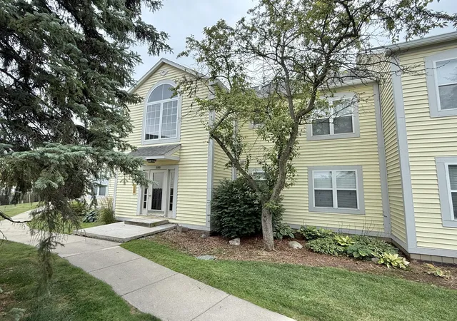 Condo for sale at 2203 S Huron Pkwy #4, Ann Arbor, MI 48104 | MLS# 81026042565