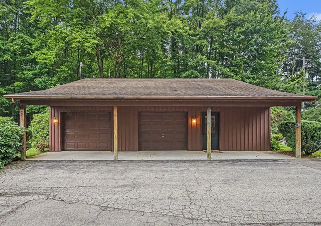 3rd image of 1176 Hamilton Rd, Battle Creek, MI 49017 | MLS# 66026042558