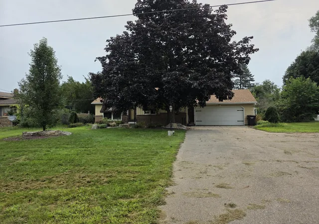 Photo 2 of Single family home for sale at 11674 8th Avenue Nw, Grand Rapids, MI 49534 | MLS# 72026042564 | Listing updated on 2026-09-03