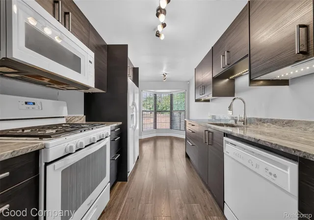 Photo 3 of Condo for sale at 31228 Country Blf, Farmington Hills, MI 48331 | MLS# 20261064446 | Listing updated on 2026-09-06