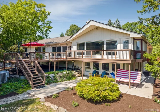 Photo 3 of Single family home for sale at 6600 Valley Spring Rd, Bloomfield Hills, MI 48301 | MLS# 20261064466 | Listing updated on 2026-09-28