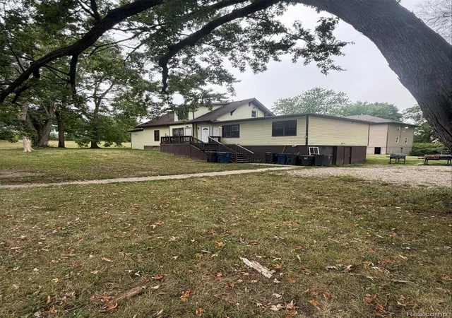 Listing Photo 3 - Condo for sale in building located at 1208 W 4th Ave, Flint, MI 48504