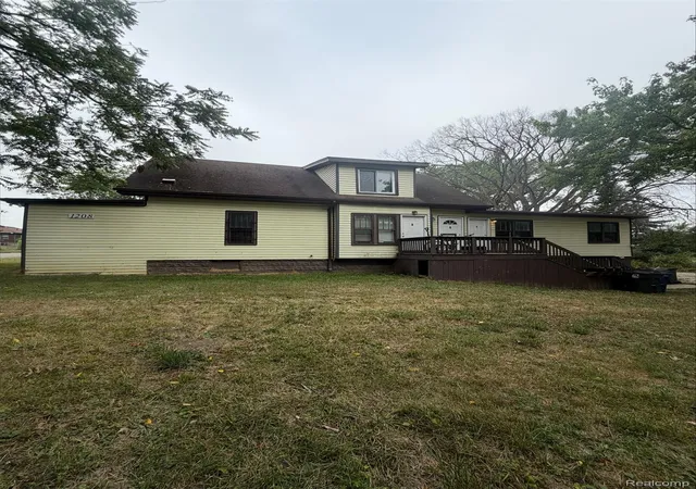Listing Photo 5 - Condo for sale in building located at 1208 W 4th Ave, Flint, MI 48504