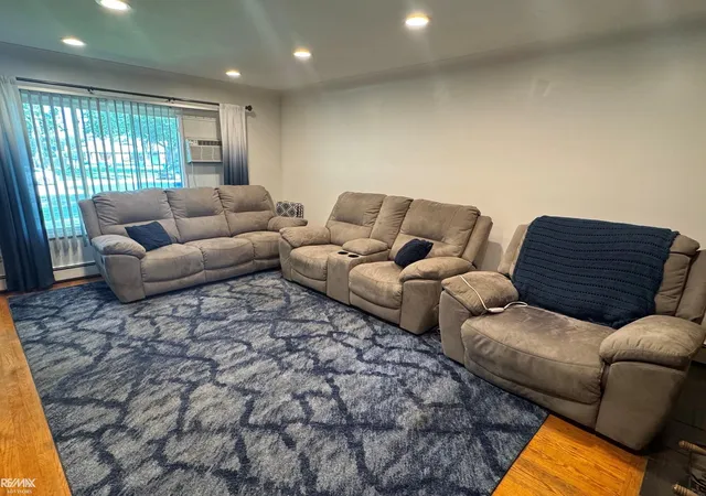 Photo 2 of Single family home for sale at 29210 Geraldine Ct, Warren, MI 48093 | MLS# 58050218457 | Listing updated on 2026-09-09