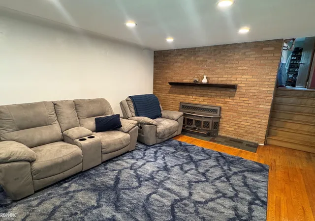 Photo 3 of Single family home for sale at 29210 Geraldine Ct, Warren, MI 48093 | MLS# 58050218457 | Listing updated on 2026-09-09