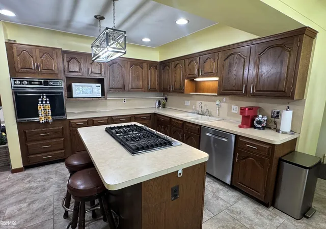 Photo 3 of Single family home for sale at 29210 Geraldine Ct, Warren, MI 48093 | MLS# 58050218457 | Listing updated on 2026-09-09