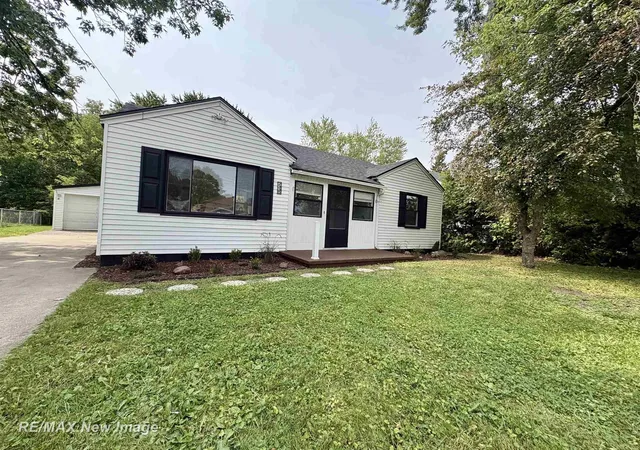 Photo 1 of Single family home for sale at 2335 Shattuck Rd, Saginaw, MI 48603 | MLS# 61050218459 | Listing updated on 2026-09-14