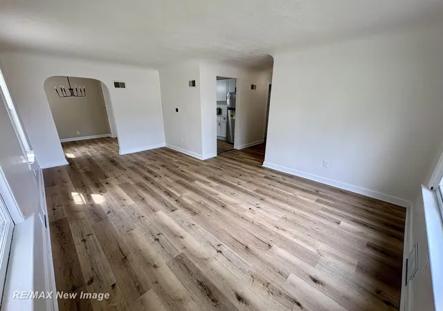 Photo 2 of Single family home for sale at 2335 Shattuck Rd, Saginaw, MI 48603 | MLS# 61050218459 | Listing updated on 2026-09-14