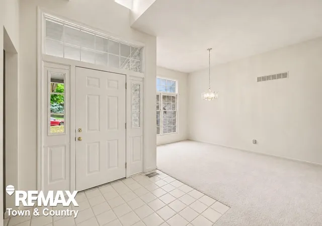 Photo 3 of Single family home for sale at 4127 Split Rail Ln, Fenton, MI 48430 | MLS# 5050218464 | Listing updated on 2026-09-09