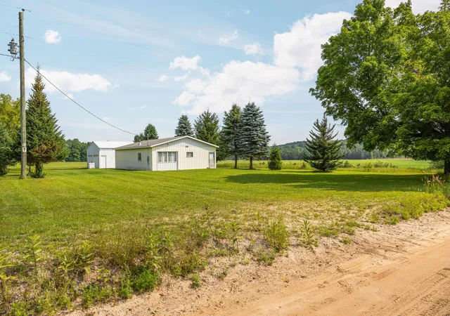 4th image of 6726 S Snyder Road, Sw, Fife Lake, MI 49633 | MLS# 78080072321