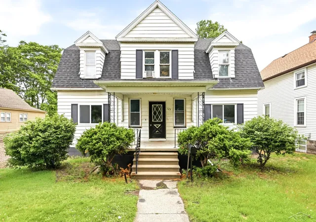 Photo 1 of Multi family home for sale at 123 Woodside Ln, Bay City, MI 48708 | MLS# 61050218453 | Listing updated on 2026-08-13