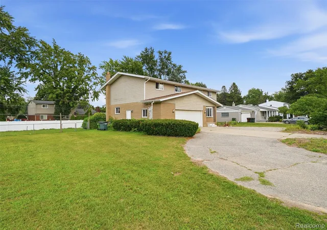 Photo 4 of Single family home for sale at 54266 Mound Rd, Shelby Township, MI 48316 | MLS# 20261064498 | Listing updated on 2026-09-05