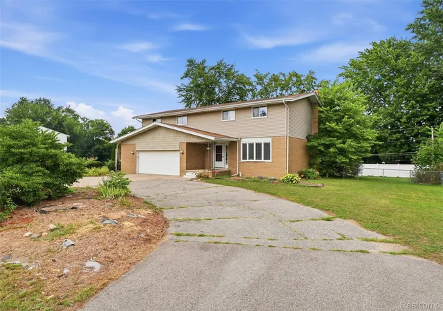 Photo 5 of Single family home for sale at 54266 Mound Rd, Shelby Township, MI 48316 | MLS# 20261064498 | Listing updated on 2026-09-05