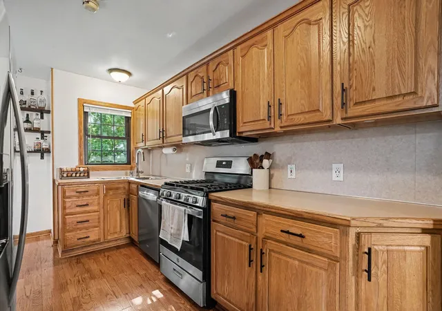 Photo 3 of Single family home for sale at 912 Wendover Blvd, Norton Shores, MI 49441 | MLS# 71026042596 | Listing updated on 2026-09-02