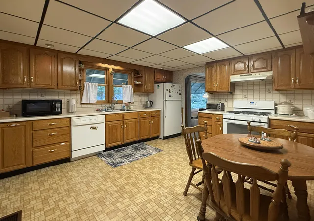 Photo 3 of Single family home for sale at 624 Helena St, Dowagiac, MI 49047 | MLS# 69026042583 | Listing updated on 2026-09-17
