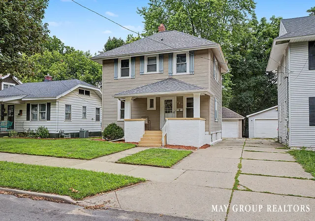 Photo 2 of Single family home for sale at 143 Burr Oak St Ne, Grand Rapids, MI 49505 | MLS# 65026042577 | Listing updated on 2026-09-17