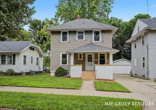 Photo 3 of Single family home for sale at 143 Burr Oak St Ne, Grand Rapids, MI 49505 | MLS# 65026042577 | Listing updated on 2026-09-17