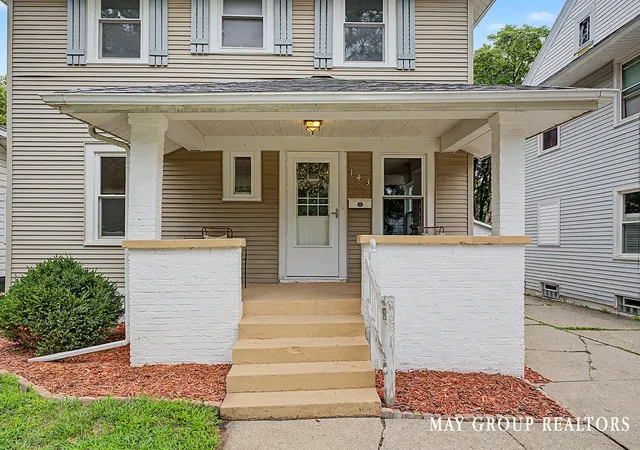 Photo 3 of Single family home for sale at 143 Burr Oak St NE, Grand Rapids, MI 49505 | MLS# 65026042577 | Listing updated on 2026-09-17