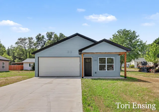 1st image of 725 N Burgess St, Greenville, MI 48838 | MLS# 65026042571