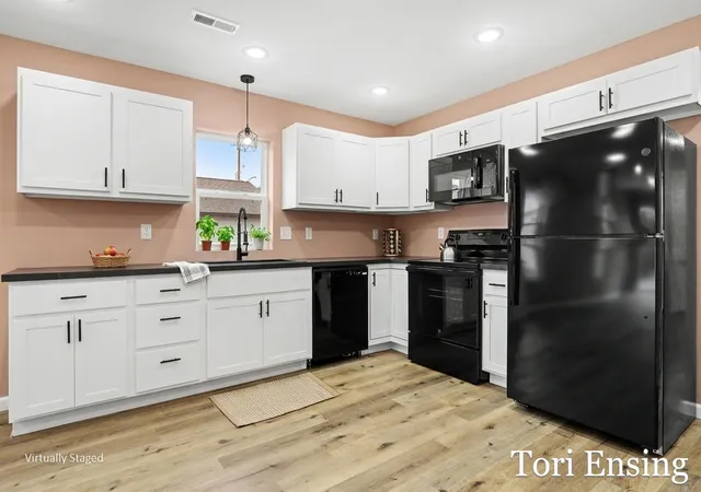 5th image of 725 N Burgess St, Greenville, MI 48838 | MLS# 65026042571