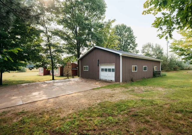 Photo 4 of Single family home for sale at 8110 M 186, Fife Lake, MI 49633 | MLS# 78080072329 | Listing updated on 2026-10-02