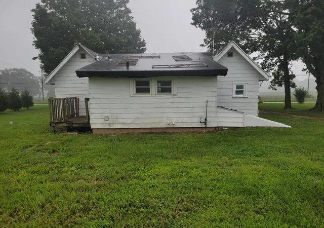 Photo 3 of Single family home for sale at 37646 Paw Rd, Paw Paw, MI 49079 | MLS# 71026042606 | Listing updated on 2026-09-04