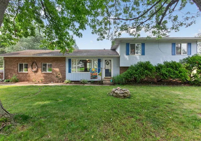 Photo 1 of Single family home for sale at 4788 Moon Lake Rd, Jackson, MI 49201 | MLS# 55026042615 | Listing updated on 2026-09-15