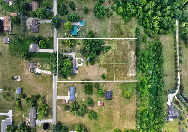 Photo 3 of Single family home for sale at 4788 Moon Lake Rd, Jackson, MI 49201 | MLS# 55026042615 | Listing updated on 2026-09-15