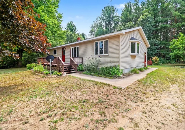 Photo 3 of Single family home for sale at 1061 E Fountain Rd, Free Soil, MI 49411 | MLS# 67026042603 | Listing updated on 2026-09-21