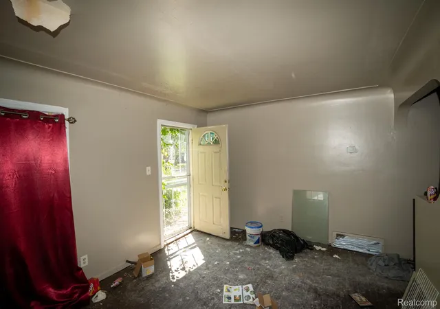 Photo 2 of Condo for sale at 8245 Manor St, Detroit, MI 48204 | MLS# 20261064532 | Listing updated on 2026-08-17