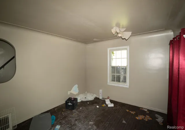 Photo 3 of Condo for sale at 8245 Manor St, Detroit, MI 48204 | MLS# 20261064532 | Listing updated on 2026-08-17
