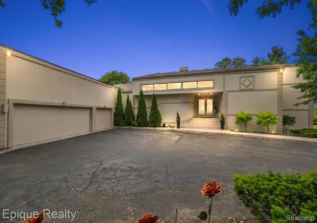 Photo 1 of Single family home for sale at 1848 Golf Ridge Dr S, Bloomfield Hills, MI 48302 | MLS# 20261064537 | Listing updated on 2026-09-09