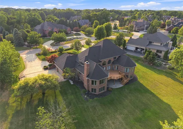 5th image of 8263 Pine Hollow Trl, Grand Blanc, MI 48439 | MLS# 20261064540