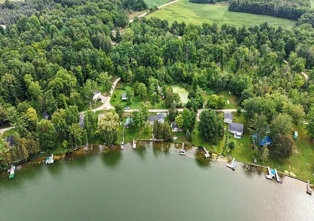 3rd image of 2895 S Spring Dr, Fremont, MI 49412 | MLS# 72026042628