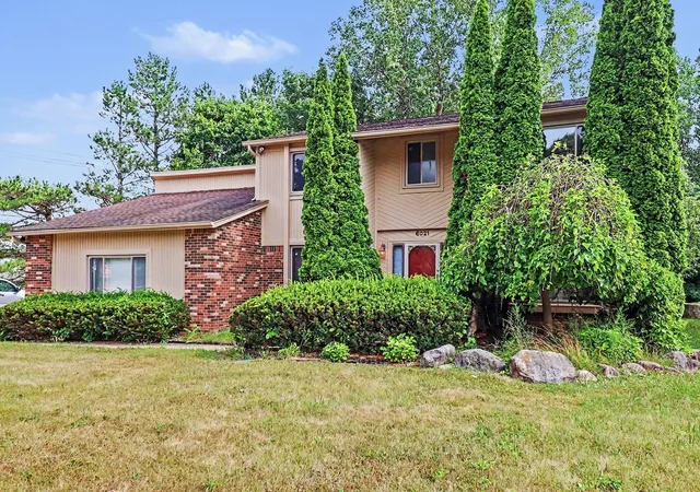 Photo 2 of Single family home for sale at 6021 Fairbrook Dr, West Bloomfield, MI 48322 | MLS# 66026042631 | Listing updated on 2026-08-13