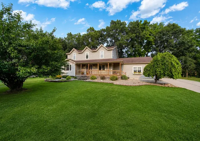Photo 3 of Single family home for sale at 4211 Aspen Way, Jackson, MI 49201 | MLS# 55026042629 | Listing updated on 2026-09-09