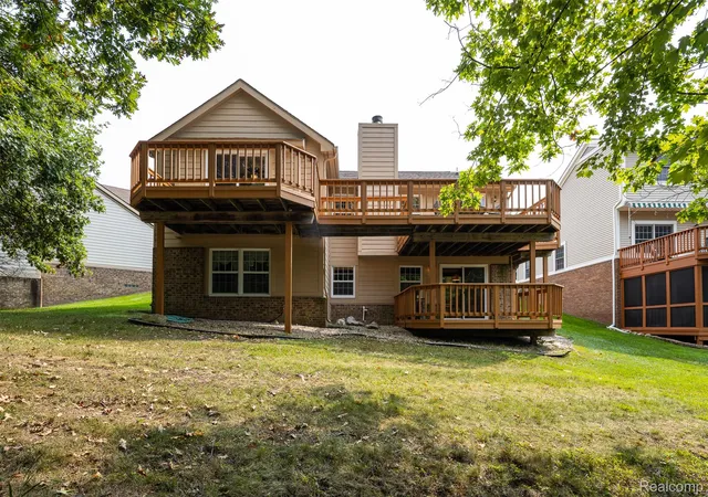 Listing Photo 2 - Condo for sale in building located at 41654 Kenilworth Ln, Novi, MI 48377