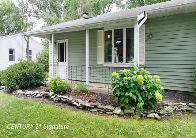 3rd image of 1368 Winfield Dr, Swartz Creek, MI 48473 | MLS# 5050218485