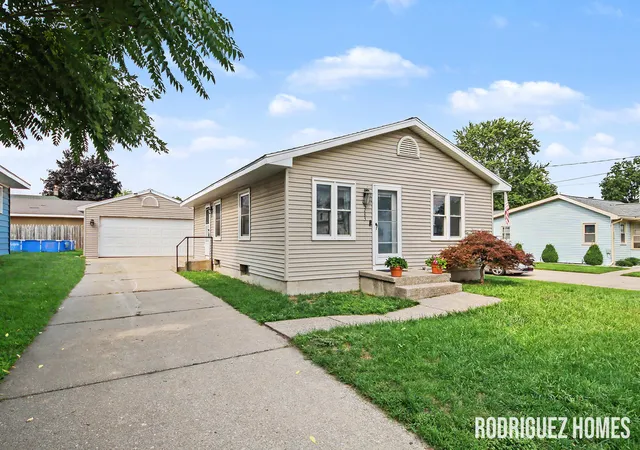 Photo 1 of Sale Pending at 3283 Larue St Sw, Grandville, MI 49418 | MLS# 65026042638 | Listing updated on 2026-09-03