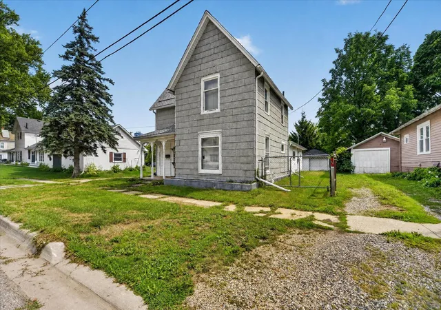 Photo 3 of Single family home for sale at 203 Brown St, Durand, MI 48429 | MLS# 71026042646 | Listing updated on 2026-08-17