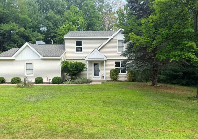 2nd image of 3419 N Timberwood Dr, Traverse City, MI 49686 | MLS# 78080072334