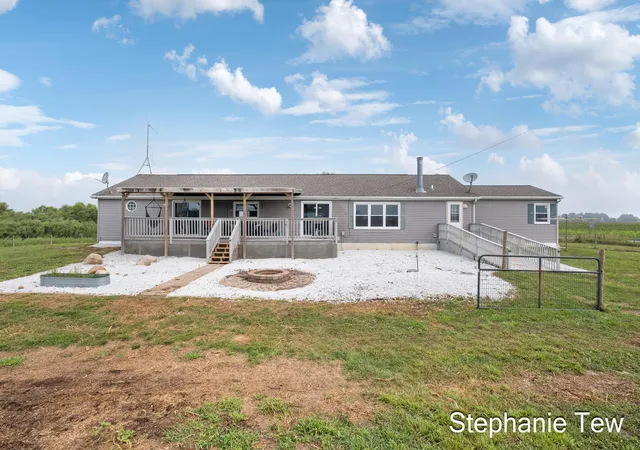 5th image of 4155 N Neff Rd, Edmore, MI 48829 | MLS# 65026042648