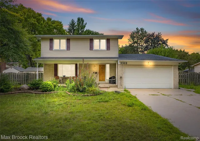 Photo 1 of Sale Pending at 2312 Hillcrescent Dr, Troy, MI 48085 | MLS# 20261064559 | Listing updated on 2026-08-31