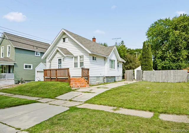 Photo 1 of Sale Pending at 1218 12th St, Port Huron City St Clair, MI 48060 | MLS# 20261064563 | Listing updated on 2026-08-28