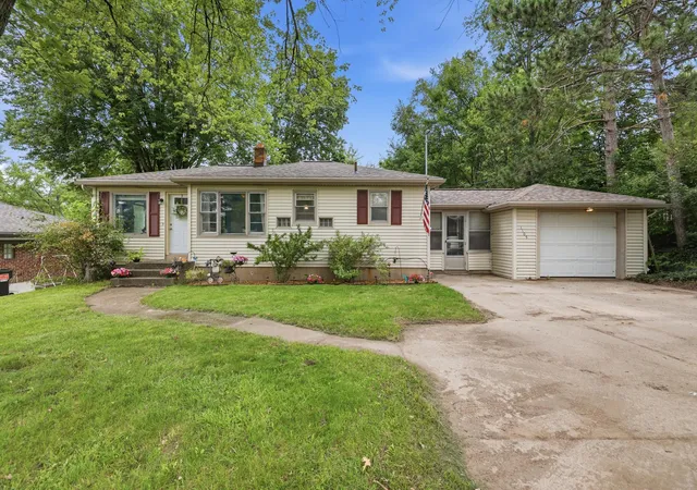 1st image of 1105 52nd St Se, Grand Rapids, MI 49508 | MLS# 65026042656