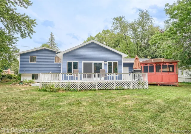 Photo 4 of Single family home for sale at 2127 Holly Tree Dr, Davison, MI 48423 | MLS# 20261064568 | Listing updated on 2026-08-15
