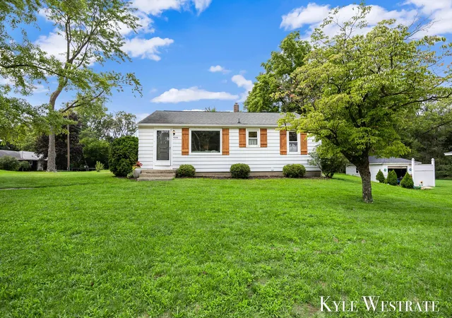 Photo 4 of Single family home for sale at 4205 Hillsdale Ave NE, Grand Rapids, MI 49525 | MLS# 65026042658 | Listing updated on 2026-09-14
