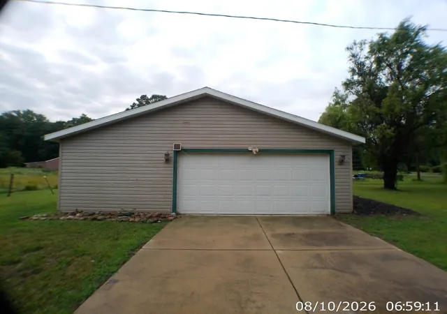Photo 2 of Single family home for sale at 12229 Silver Lake Hwy, Woodstock Township Lenawee, MI 49230 | MLS# 55026042661 | Listing updated on 2026-09-10