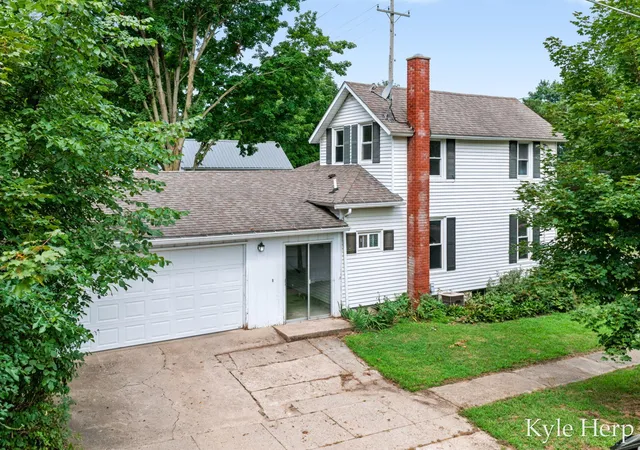 Photo 1 of Sale Pending at 204 W South St, Hastings, MI 49058 | MLS# 65026042662 | Listing updated on 2026-09-15